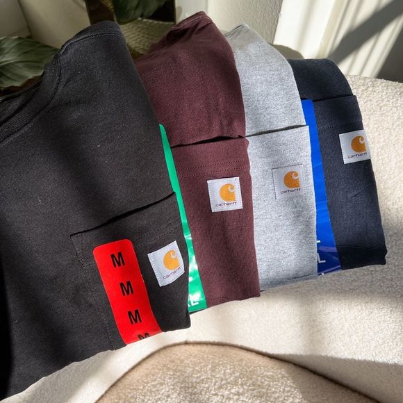 Men’s carhartt tshirt - Picture 2 of 2